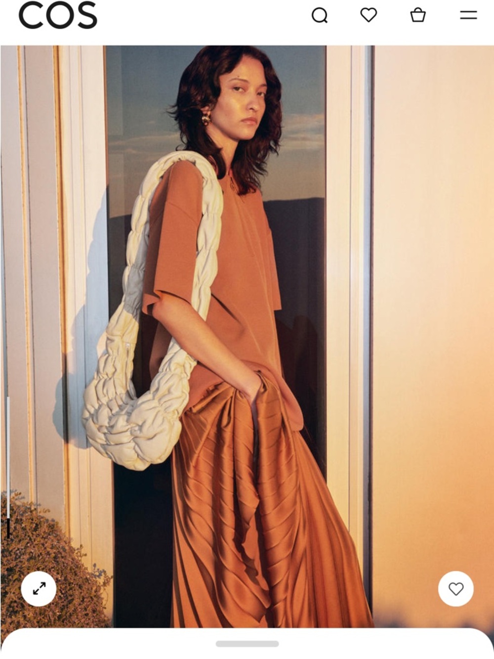 COS Leather Ripple Crossbody - Picture 6 of 6